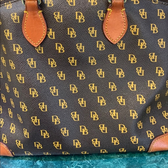 Dooney & Bourke - Picture 5 of 8